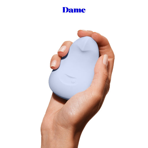 hand holding ice color pom vibrator