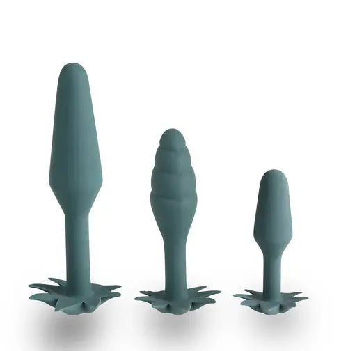 DOOBIE anal trainer kit - 3 dark green anal plugs in small, medium, and large