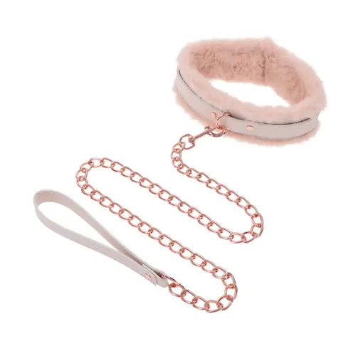peaches and cream fur-lined collar with rose gold chain