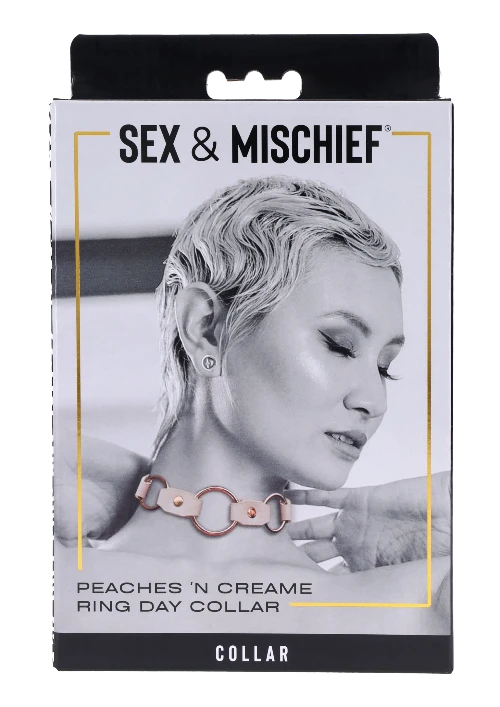 peaches n creame collar in black and white package